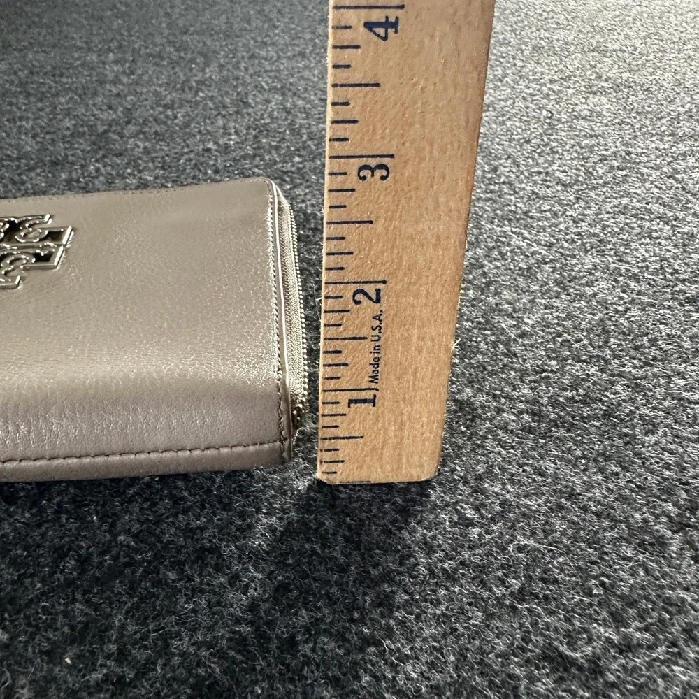 Tory Burch Britten Pebbled Leather Wristlet Taupe Gray‎ Silver Logo L-Zip Clutch
